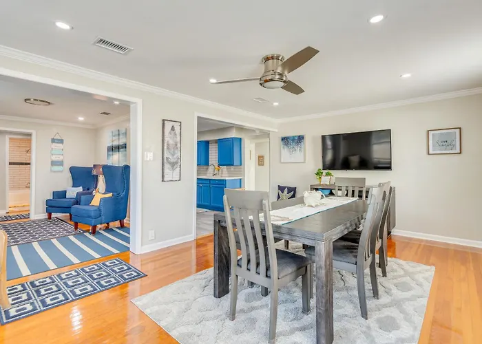 Holiday home 1 Mi To Dtwn: W/ Furnished Patio In *