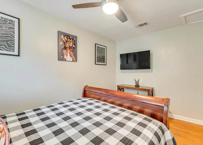 1 Mi To Dtwn: W/ Furnished Patio In