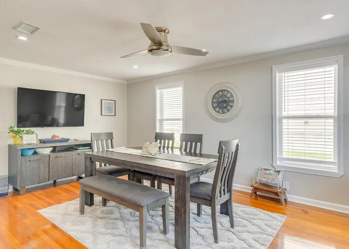 1 Mi To Dtwn: W/ Furnished Patio In Pensacola