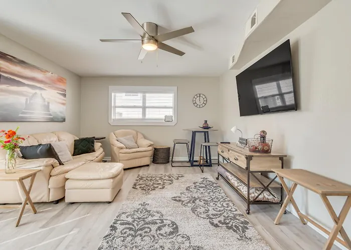 1 Mi To Dtwn: W/ Furnished Patio In Holiday home *